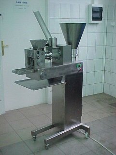 Pirohový stroj 05MG
